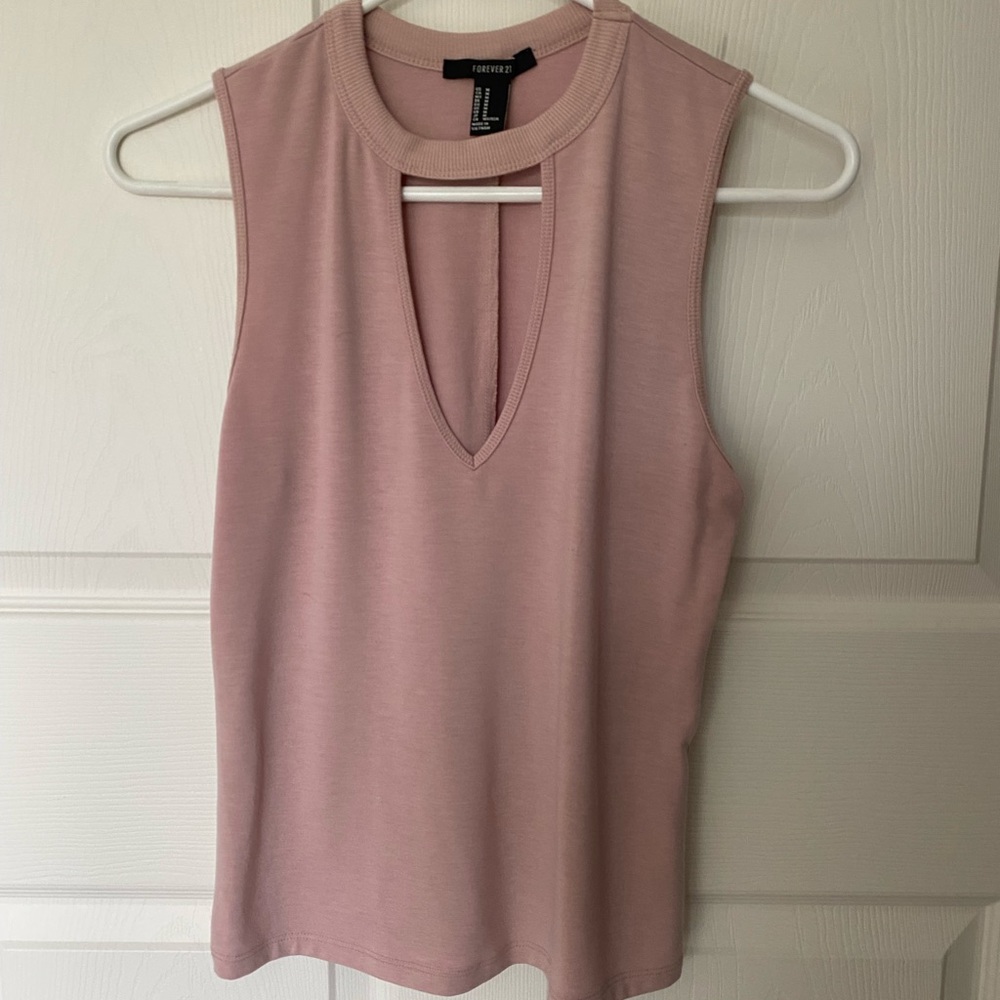 3/$11 FOREVER 21 Sleeveless Shirt EUC